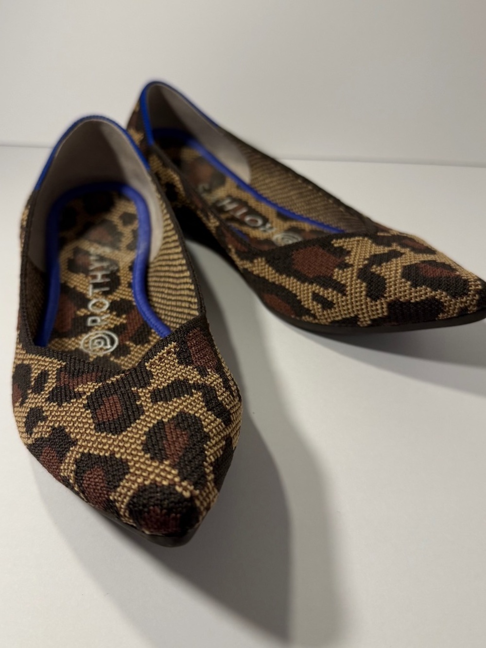 Rothy’s The Point Big Cat Leopard Flats Blue Trim Women’s 6.5 Retired